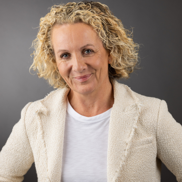 board-member-Lauren-Quaintance   